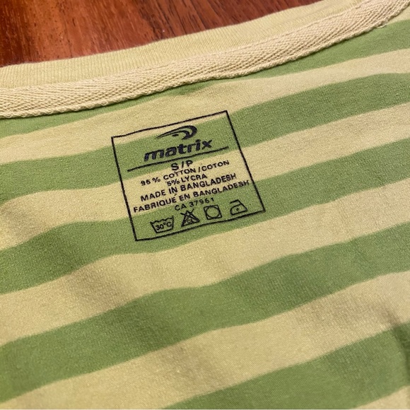 Y2K athletic striped T-shirt, size small. Cotton and Lyrcra. Scoop neck. - Picture 2 of 6